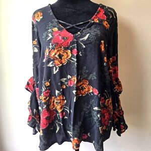 Miss Me Women's Black Floral Top Size Small